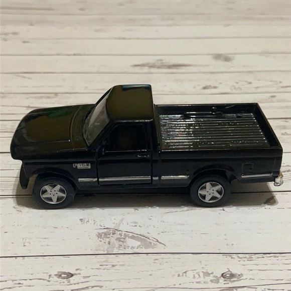 Maisto Ford F-150 Series Plain Black Pickup Truck Pullback 1/46 Scale Loose - Picture 2 of 9